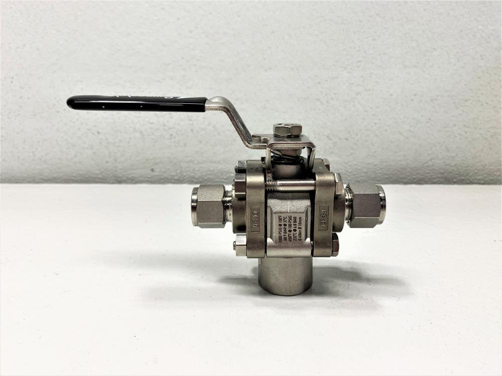 Swagelok 3-Way CF3M Ball Valve Model # SS-63XTS8-F8 w/ Handle